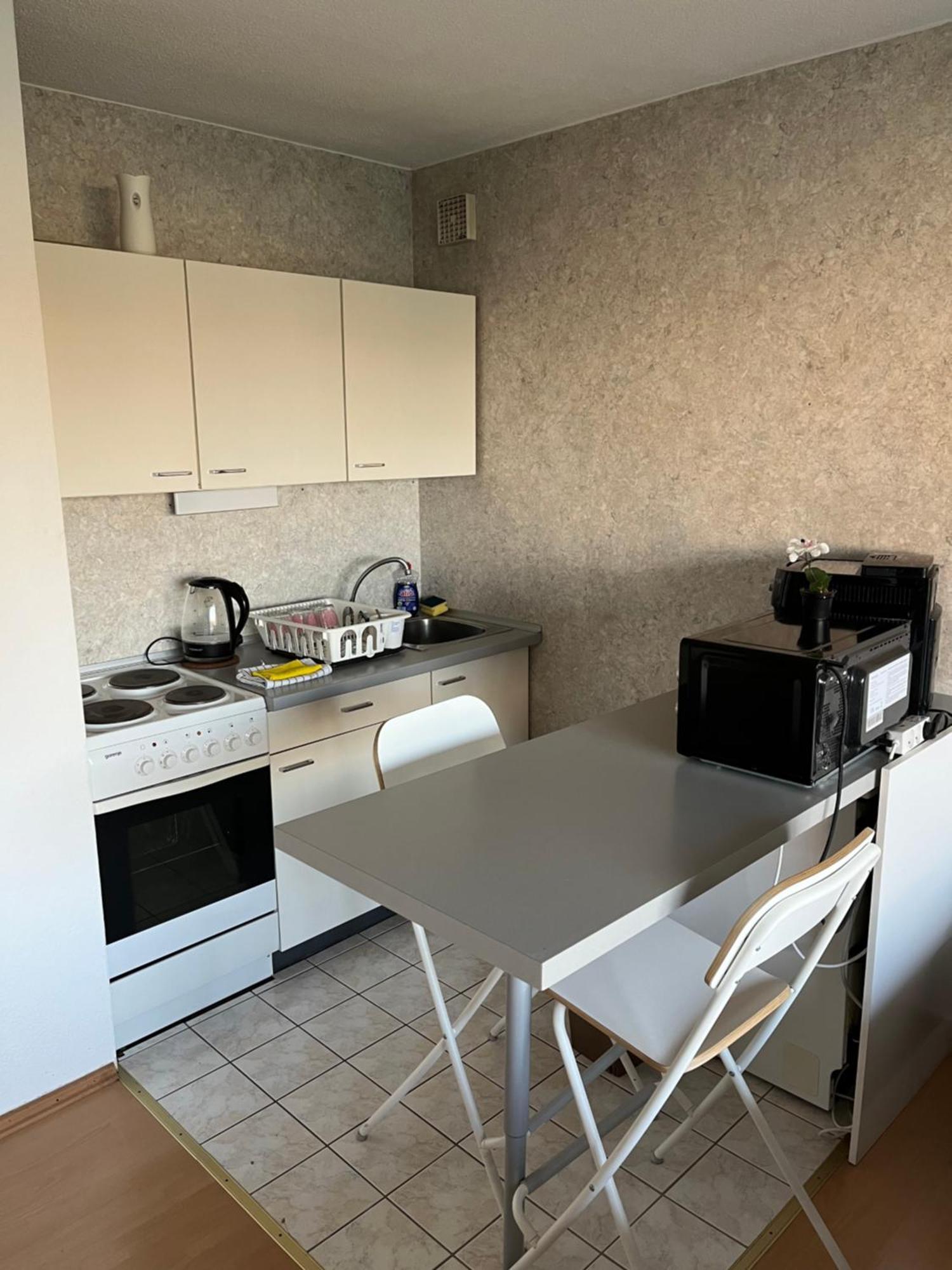 Ruhige Sonnige Wohnung Mit Rooftopterrasse Nahe Universitaet Gerbrunn Exterior foto
